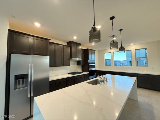 11749 Stone Curlew Avenue, Las Vegas, NV 89138