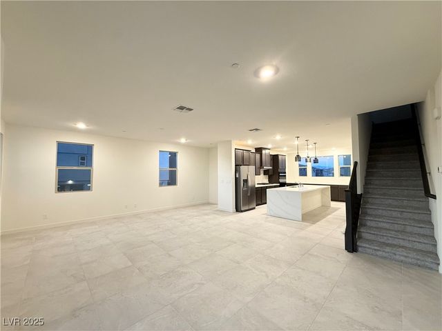 11749 Stone Curlew Avenue, Las Vegas, NV 89138