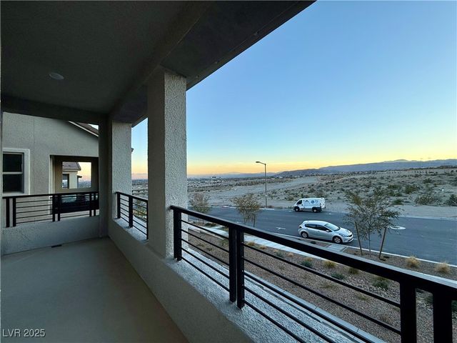 11749 Stone Curlew Avenue, Las Vegas, NV 89138