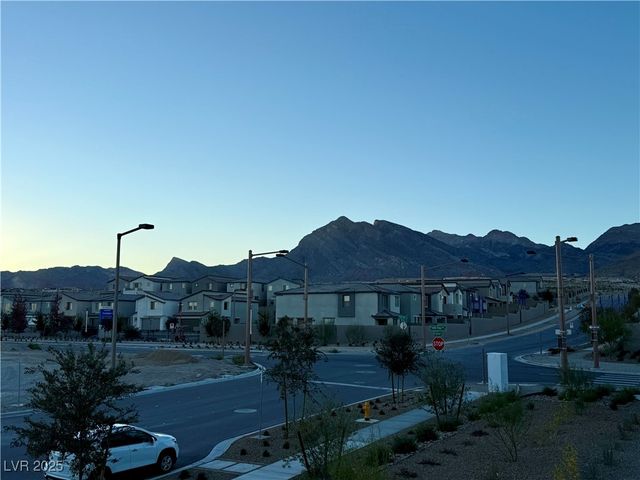 11749 Stone Curlew Avenue, Las Vegas, NV 89138