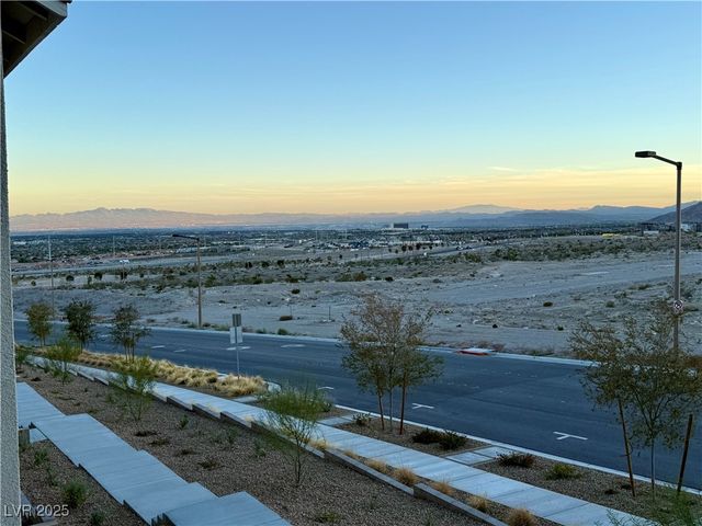 11749 Stone Curlew Avenue, Las Vegas, NV 89138