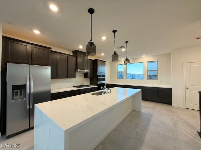 11749 Stone Curlew Avenue, Las Vegas, NV 89138