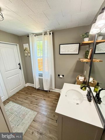 990 S RIDGE RD, Denver, PA 17517