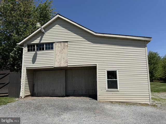 990 S RIDGE RD, Denver, PA 17517