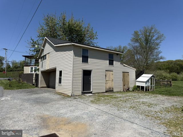 990 S RIDGE RD, Denver, PA 17517
