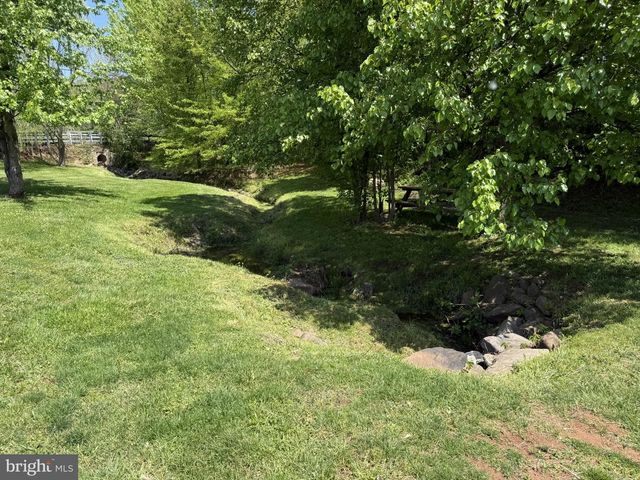 990 S RIDGE RD, Denver, PA 17517