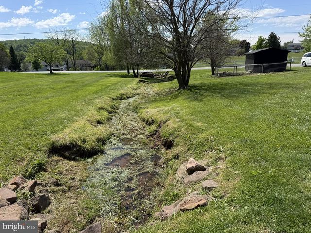 990 S RIDGE RD, Denver, PA 17517