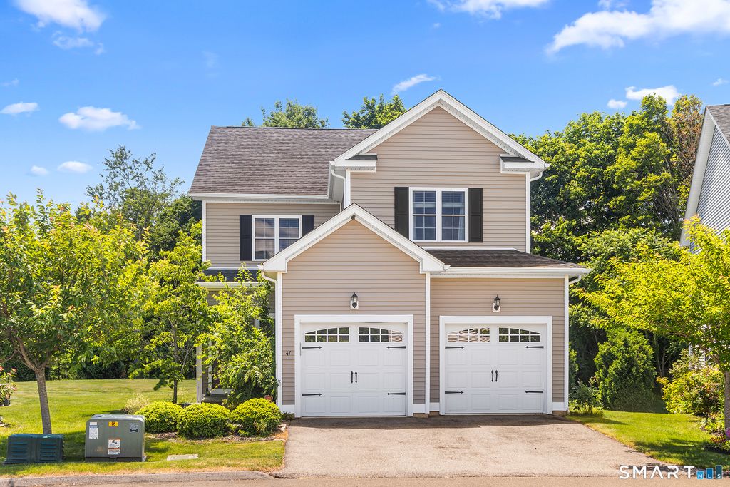 47 Lexington Gardens 47, North Haven, CT 06473