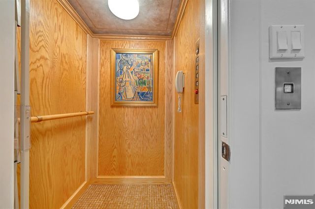 4 Ascot Way, Fort Lee, NJ 07024