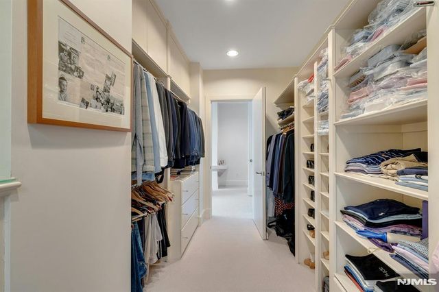 4 Ascot Way, Fort Lee, NJ 07024
