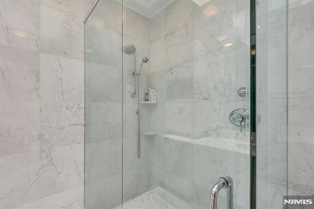 4 Ascot Way, Fort Lee, NJ 07024