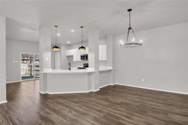 5715 Streamside Drive, Arlington, TX 76018