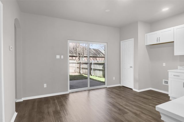 5715 Streamside Drive, Arlington, TX 76018