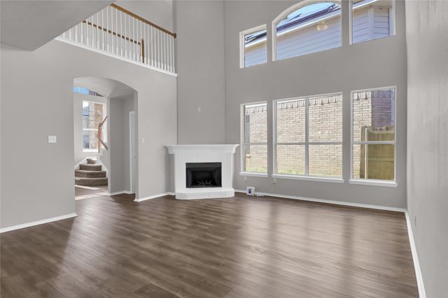 5715 Streamside Drive, Arlington, TX 76018