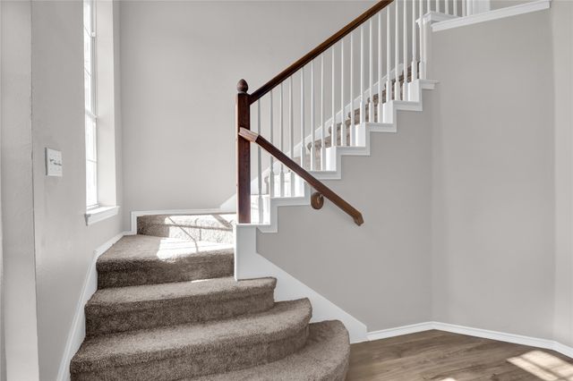 5715 Streamside Drive, Arlington, TX 76018