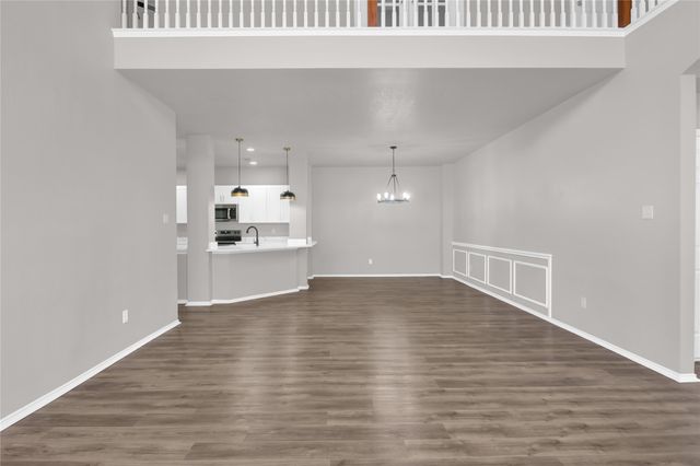 5715 Streamside Drive, Arlington, TX 76018