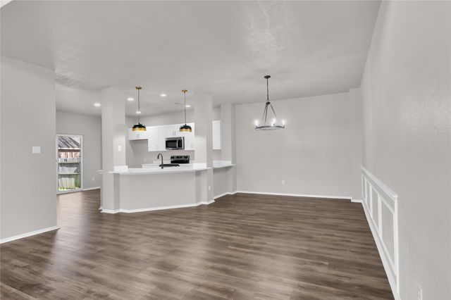 5715 Streamside Drive, Arlington, TX 76018