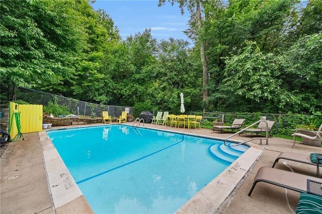 4902 University Avenue 225, Des Moines, IA 50311