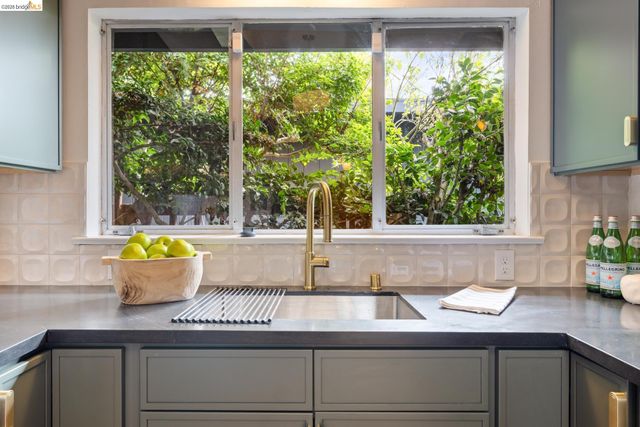663 Grizzly Peak Blvd, Berkeley, CA 94708