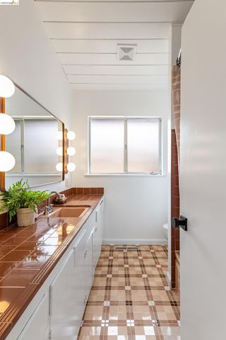 663 Grizzly Peak Blvd, Berkeley, CA 94708