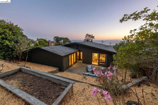 663 Grizzly Peak Blvd, Berkeley, CA 94708