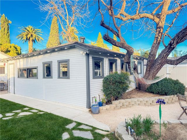 4032 Elmwood Court, Riverside, CA 92506