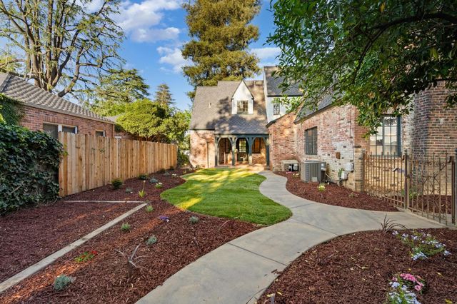 823 W Lodi Ave, Lodi, CA 95240
