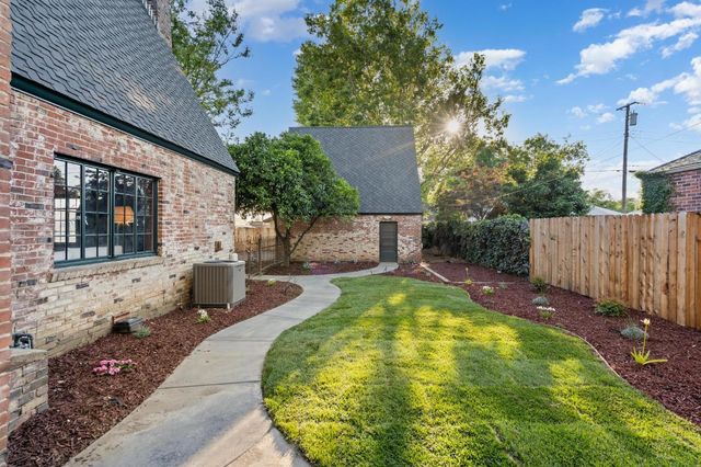 823 W Lodi Ave, Lodi, CA 95240