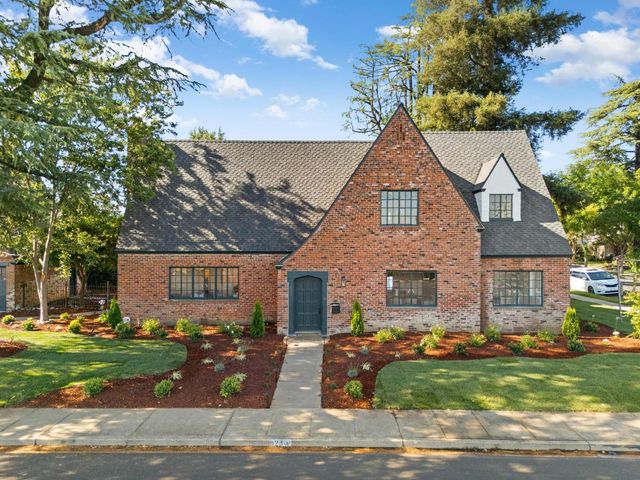 823 W Lodi Ave, Lodi, CA 95240