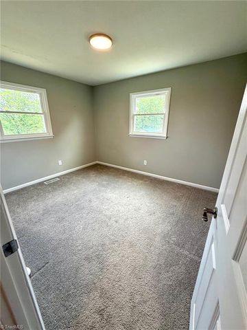 130 Arlington Avenue, Jonesville, NC 28642