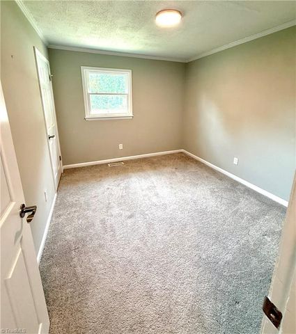 130 Arlington Avenue, Jonesville, NC 28642