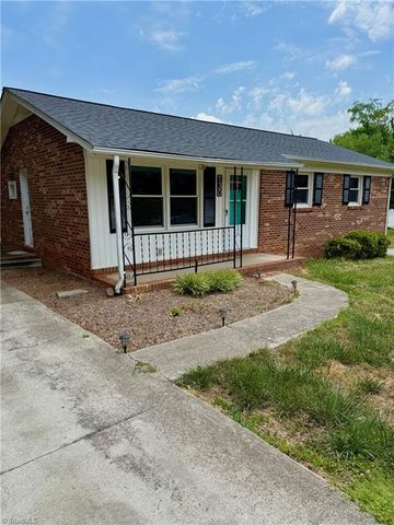 130 Arlington Avenue, Jonesville, NC 28642