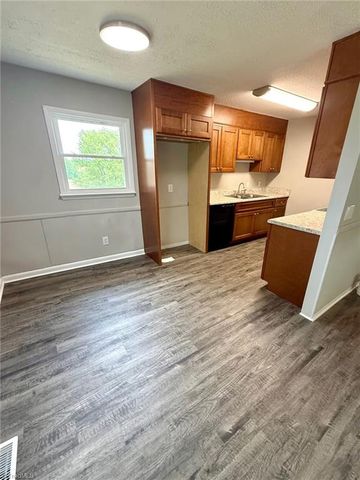 130 Arlington Avenue, Jonesville, NC 28642