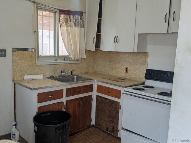 2925 Pontiac Street, Denver, CO 80207