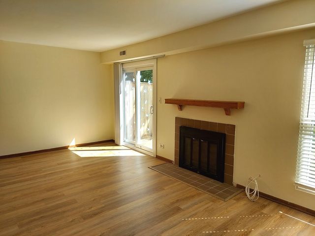 1935 APPALOOSA Drive, Naperville, IL 60565