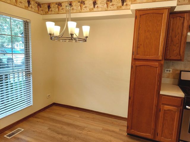 1935 APPALOOSA Drive, Naperville, IL 60565