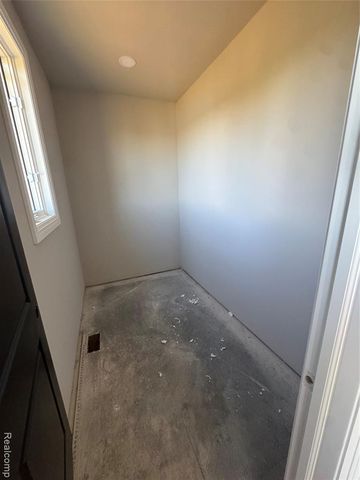 6281 31 Mile Road, Washington, MI 48095