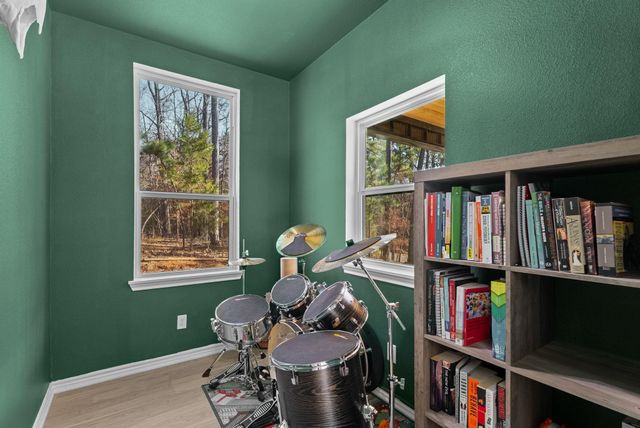 18654 Quiet Anchor Ln, Flint, TX 75762