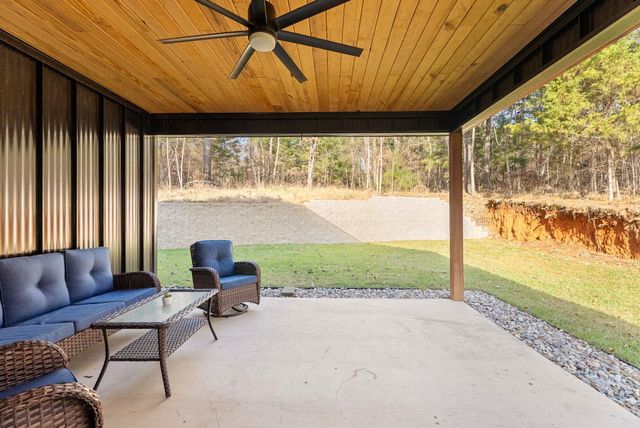 18654 Quiet Anchor Ln, Flint, TX 75762