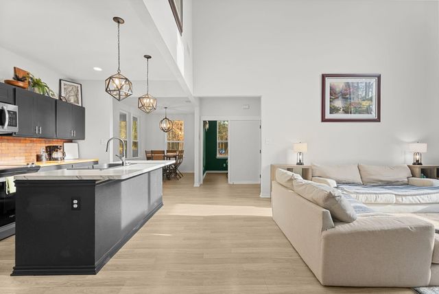 18654 Quiet Anchor Ln, Flint, TX 75762