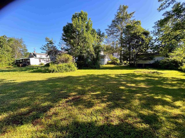 558 Second NH Turnpike, Hillsborough, NH 03244