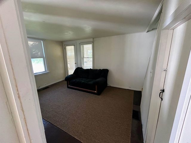 558 Second NH Turnpike, Hillsborough, NH 03244