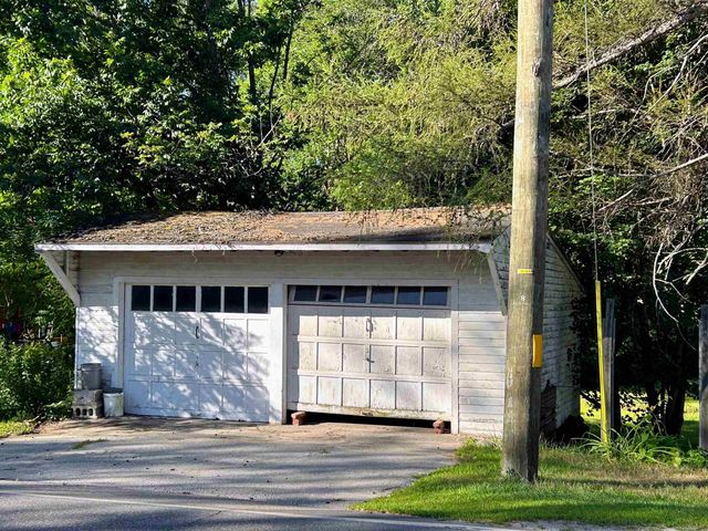 558 Second NH Turnpike, Hillsborough, NH 03244