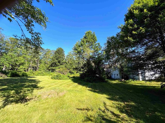 558 Second NH Turnpike, Hillsborough, NH 03244