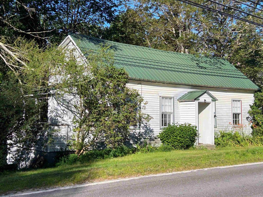 558 Second NH Turnpike, Hillsborough, NH 03244