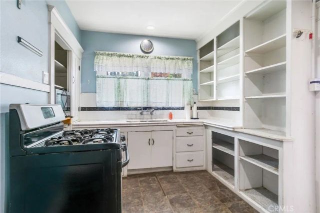 624 S Victoria, Corona, CA 92879
