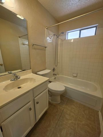 5503 Thunderbird ST B, Lago Vista, TX 78645