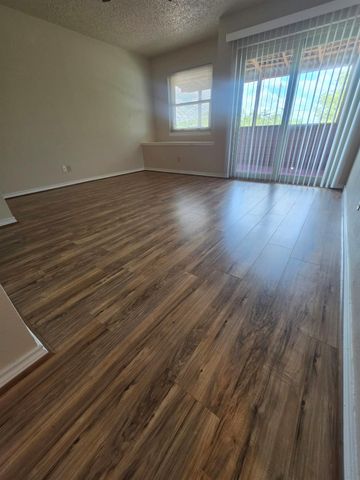 5503 Thunderbird ST B, Lago Vista, TX 78645