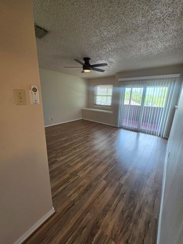 5503 Thunderbird ST B, Lago Vista, TX 78645
