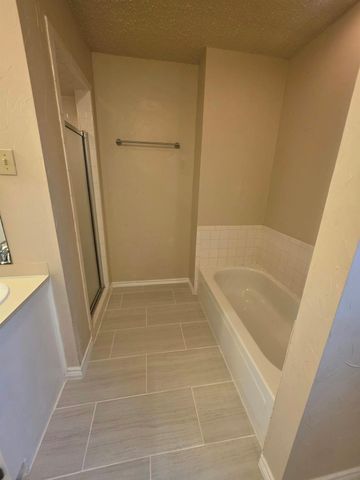 5503 Thunderbird ST B, Lago Vista, TX 78645